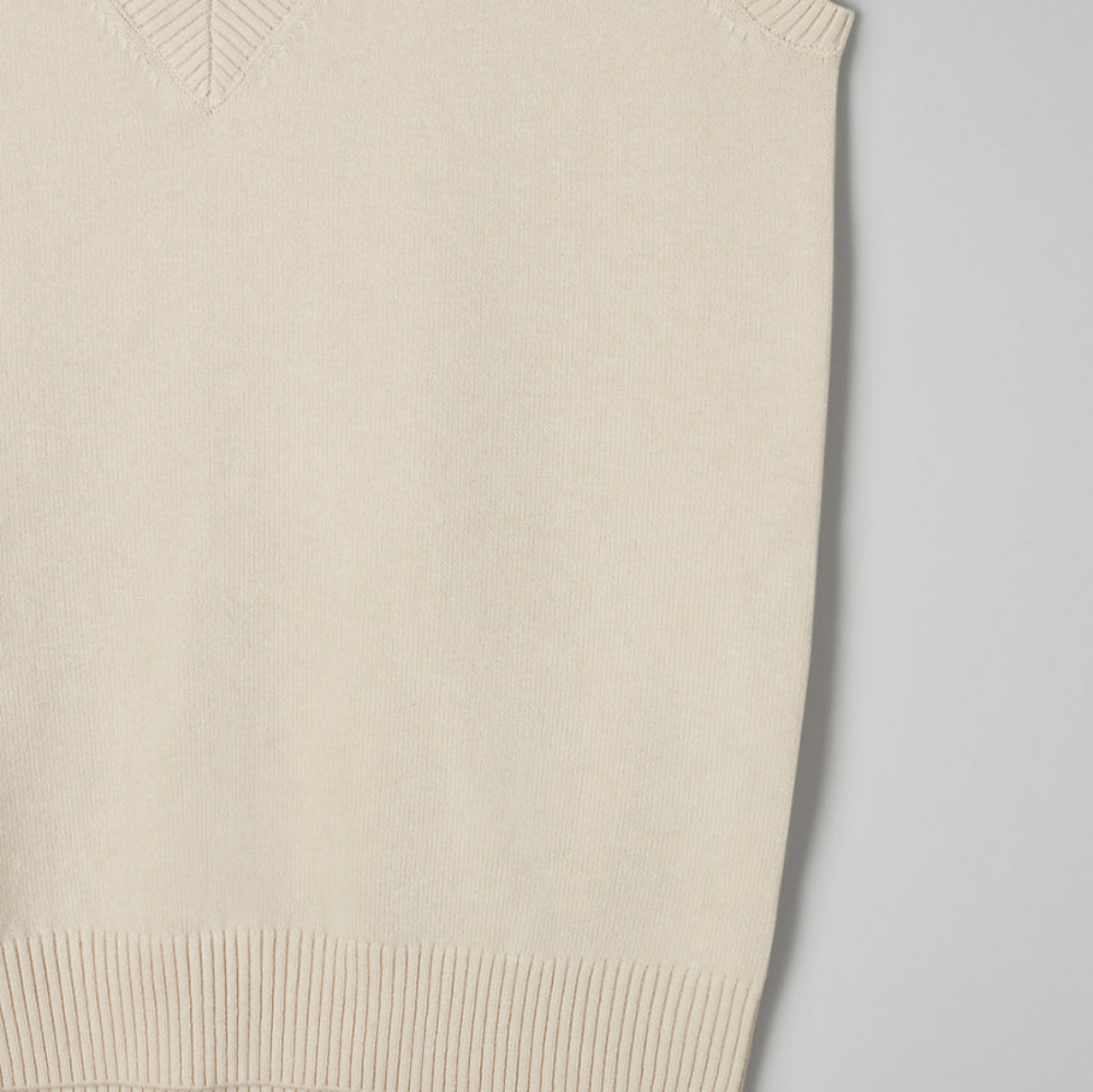 Aritzia Sunday Best Winston Sweater Vest - Picture 3 of 11